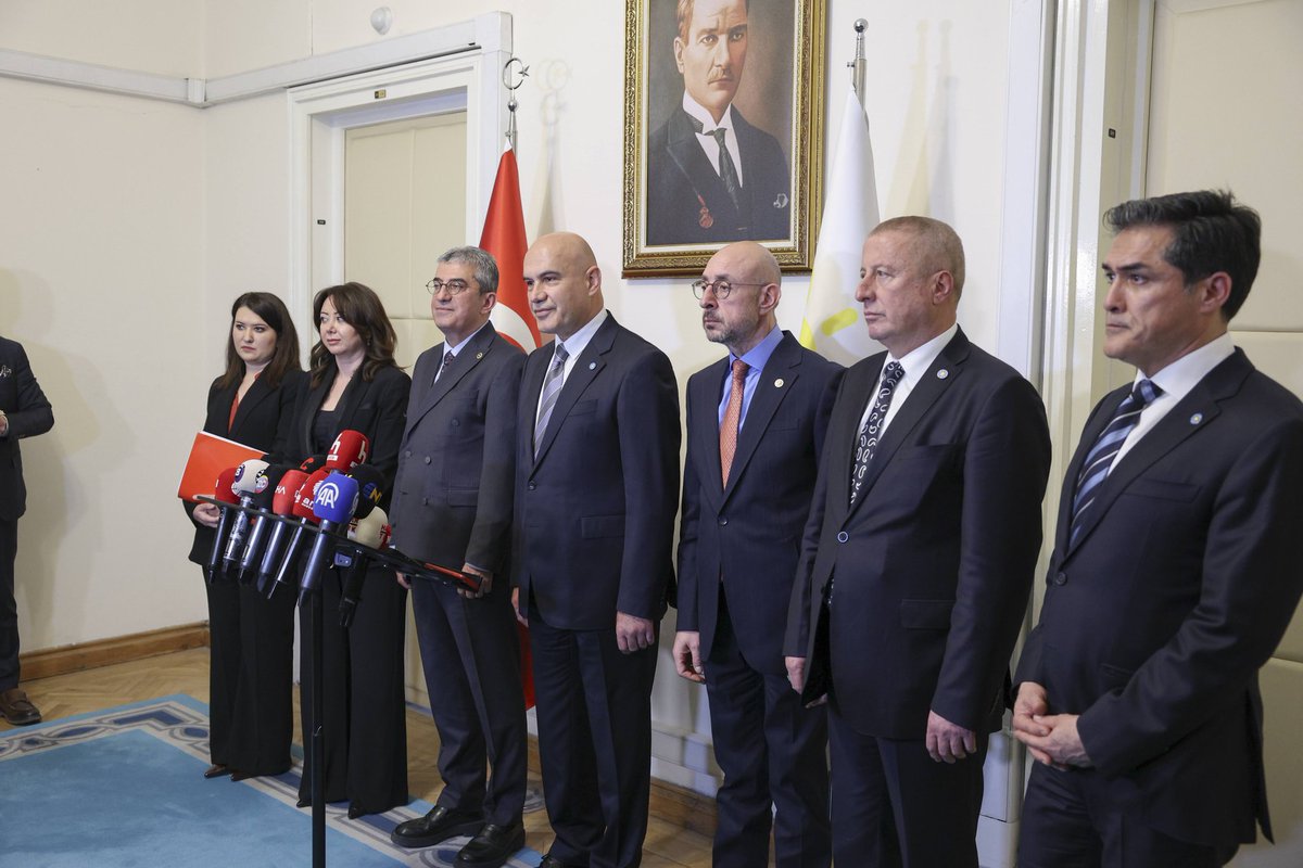 hülya özmen tweet media