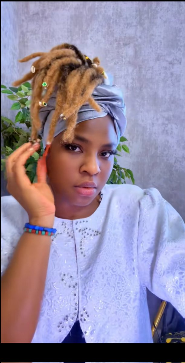 Èdè Yorùbá Àti Èdè Gẹ̀ẹ́sì tweet media