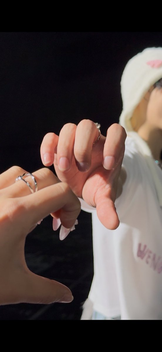 삠 tweet media