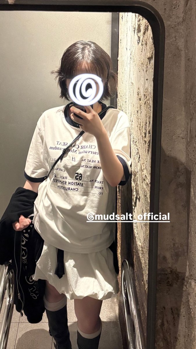aerich0o's tweet photo. [머드솔트]
https://t.co/2u06hq5Hwc
https://t.co/98Bs5ylWdG

제일 좋아하는 남성복 브랜드임 여기꺼 입고 스토리에 올리면 남녀노소 정보 물어봄 진짜 사장님 ㅈㄴ 감다살 그리고 일단 남성복에서 살아남으려면 원단이 개좋아야됩니다 여러분 딱 예쁘게 떨어지는 오버핏의 최강자 https://t.co/NG1jeYc3aH