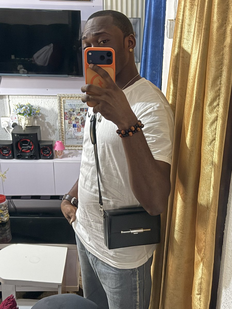 TEMI BOI🤍💐 tweet media