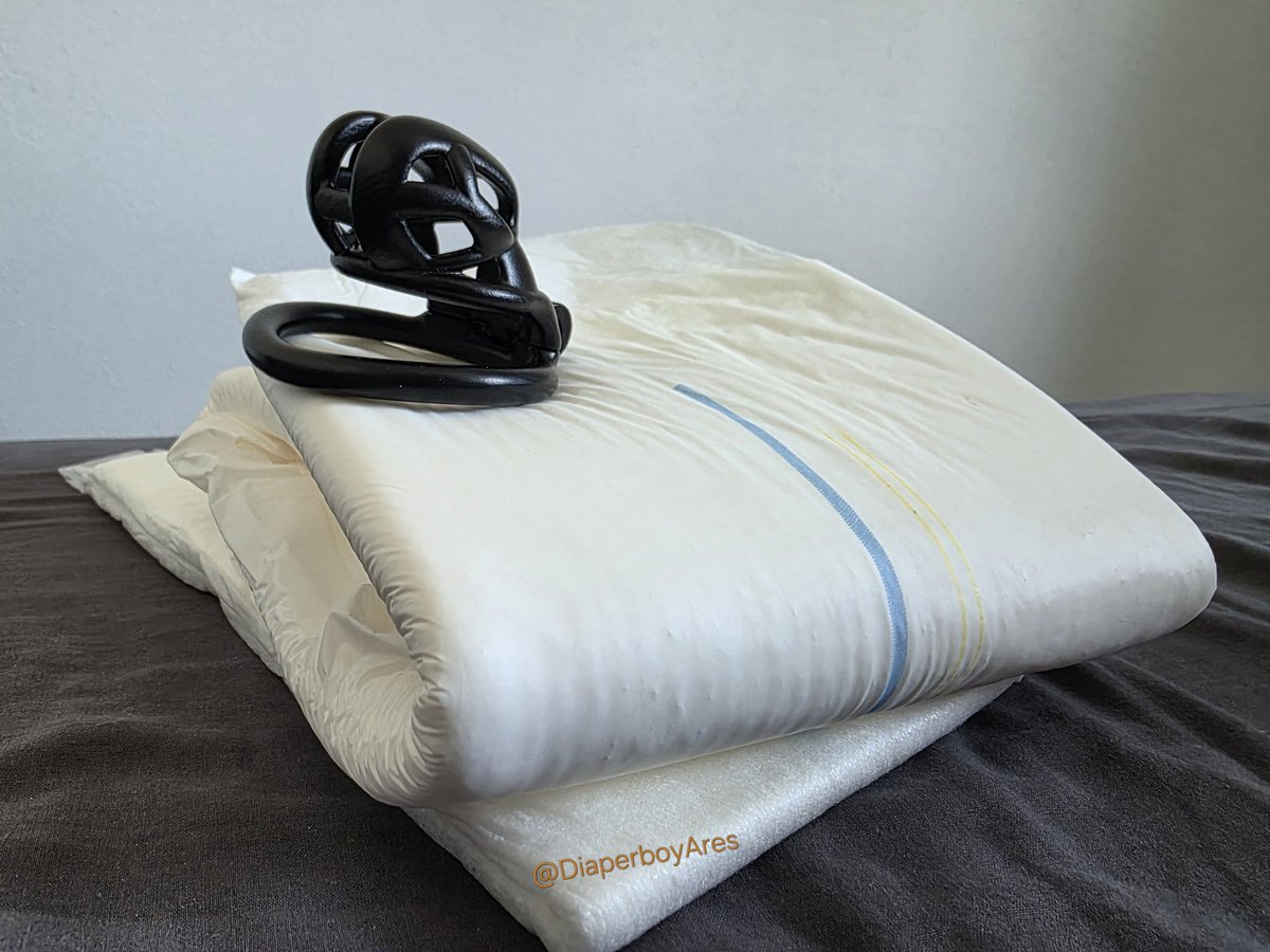 DiaperboyAres's tweet photo. Snug and safely padded 🥰 https://t.co/TKi0CimVaA