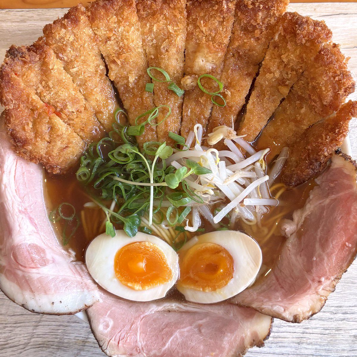 二宮に飲み屋 tweet media