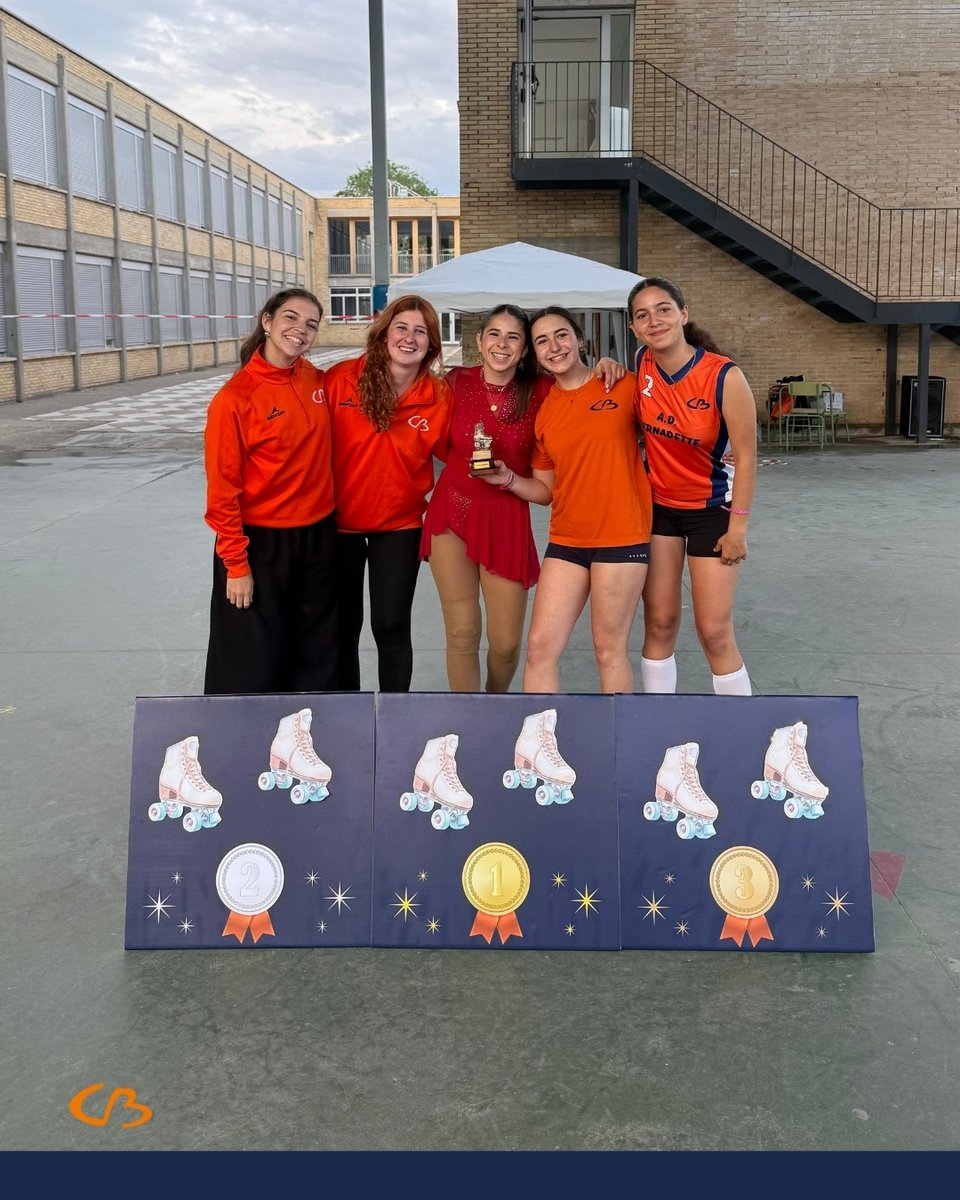 ColBernadette's tweet photo. ⛸️💥 ¡Emoción, risas y mucho patinaje en la II Competición celebrada en nuestro cole!

✨ Una jornada increíble compartida con diferentes clubs, donde disfrutamos de cada actuación, cada logro y cada momento vivido en pista.

��� Enhorabuena a todos los participantes.

#Patinaje https://t.co/eljqLdhj7x