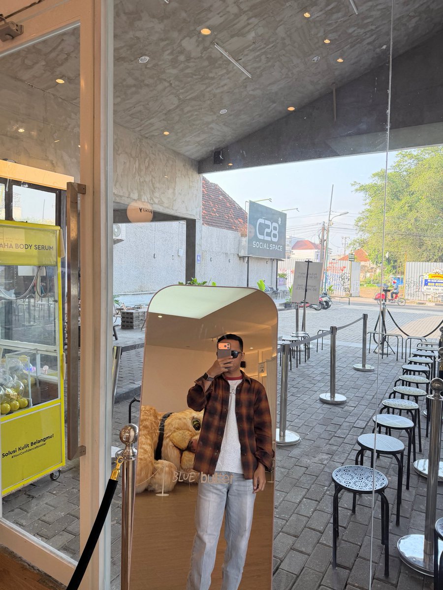 putranicholas1's tweet photo. Sengaja datang pas baru buka biar ga antri panjang https://t.co/TVffqxMtE3