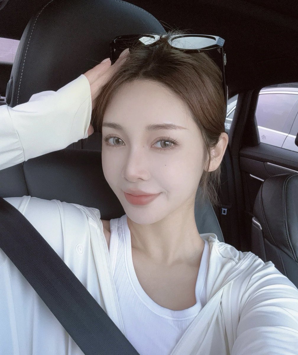 월드컵 곧이네~ 😊 사실 나는 그냥 아마추어 팬이야. 한국 팀 좋은 성적 내길 바래, 화이팅 화이팅! 💪⚽️ https://t.co/qOYtkgOQdx