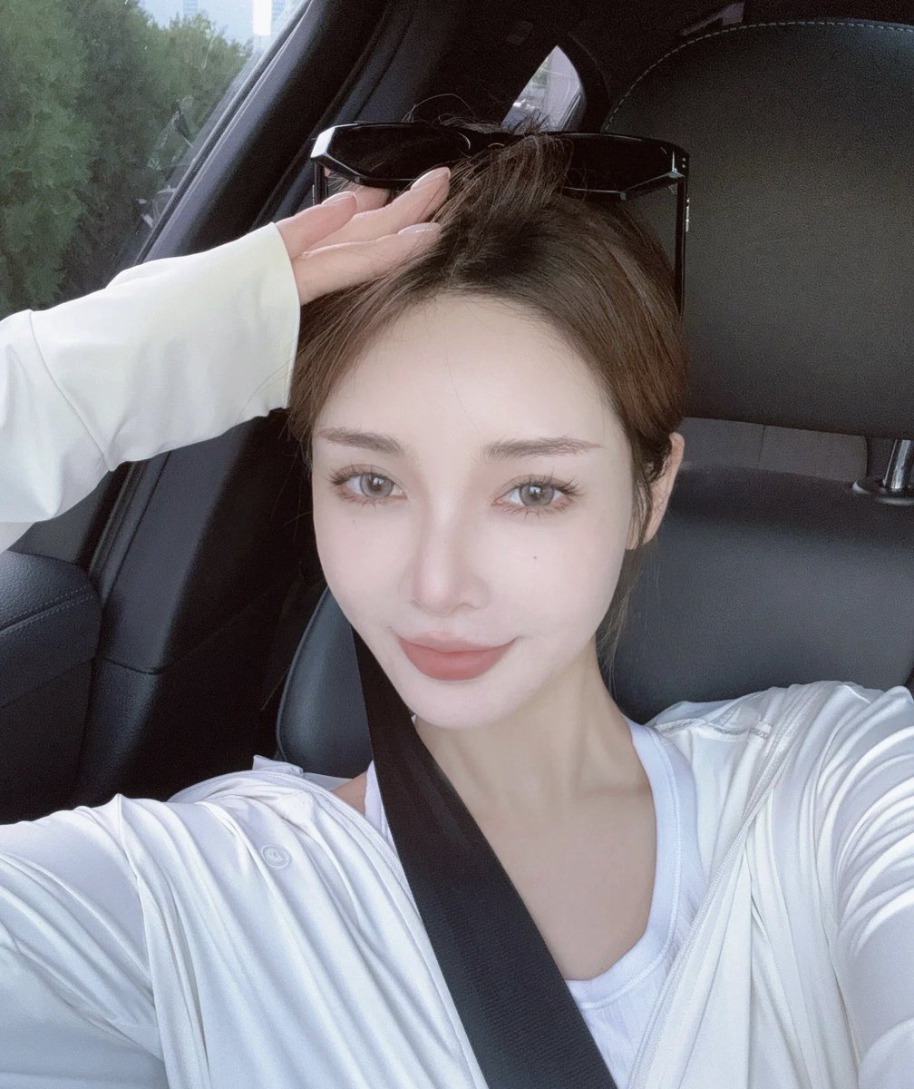 월드컵 곧이네~ 😊 사실 나는 그냥 아마추어 팬이야. 한국 팀 좋은 성적 내길 바래, 화이팅 화이팅! 💪⚽️ https://t.co/qOYtkgOQdx