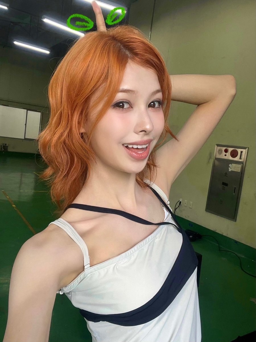 chaeihow's tweet photo. 𝗚𝘂𝗲𝘀𝘀 𝘄𝗵𝗼 𝗷𝘂𝘀𝘁 𝗴𝗼𝘁 𝗮 𝗻𝗲𝘄 𝗵𝗮𝗶𝗿 𝗰𝗼𝗹𝗼𝗿? 𝗬𝗲𝗽, 𝗶𝘁’𝘀 𝗺𝗲. https://t.co/qY1STRvy8Q