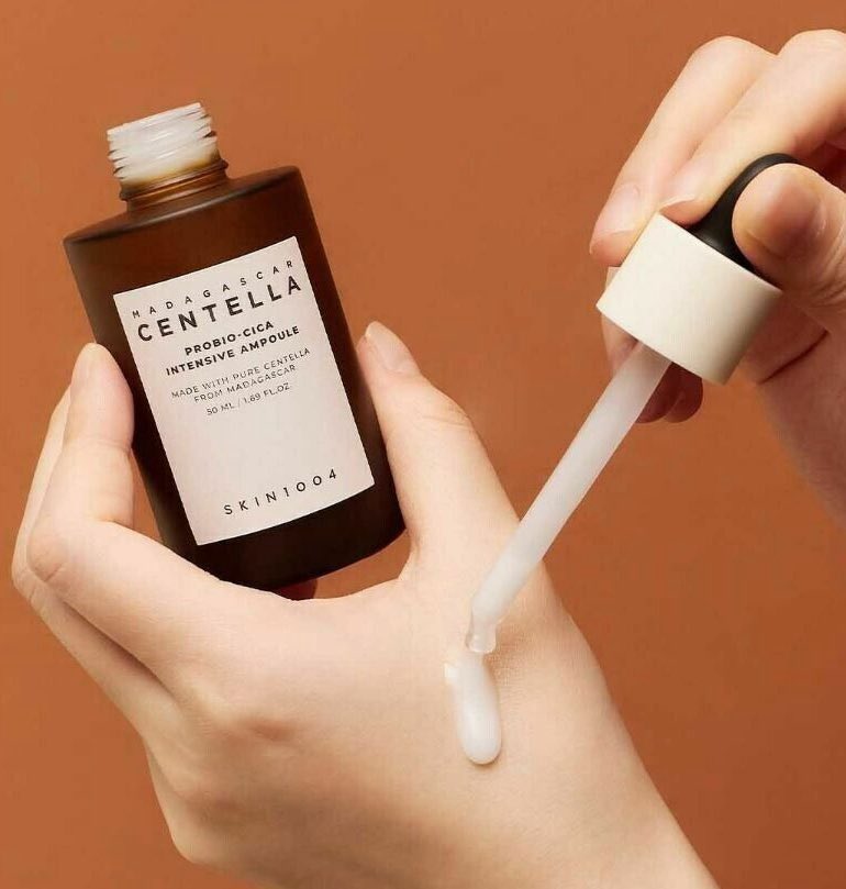 bubbletstores's tweet photo. 🍫พร้อมส่ง SKIN1004 Madagascar Centella Probio-Cica Intensive Ampoule 50ml

สูตรเข้มข้นช่วยให้ผิวแข็งแรง เพิ่มความกระจ่างใส ต่อต้านริ้วรอย ลดการระคายเคือง ให้ความชุ่มชื้นและความยืดหยุ่น ช่วยเสริมสร้างเกราะป้องกันให้แก่ผิว

🧺330฿
Exp.2027

#skin1004 https://t.co/CKudlG0UlT
