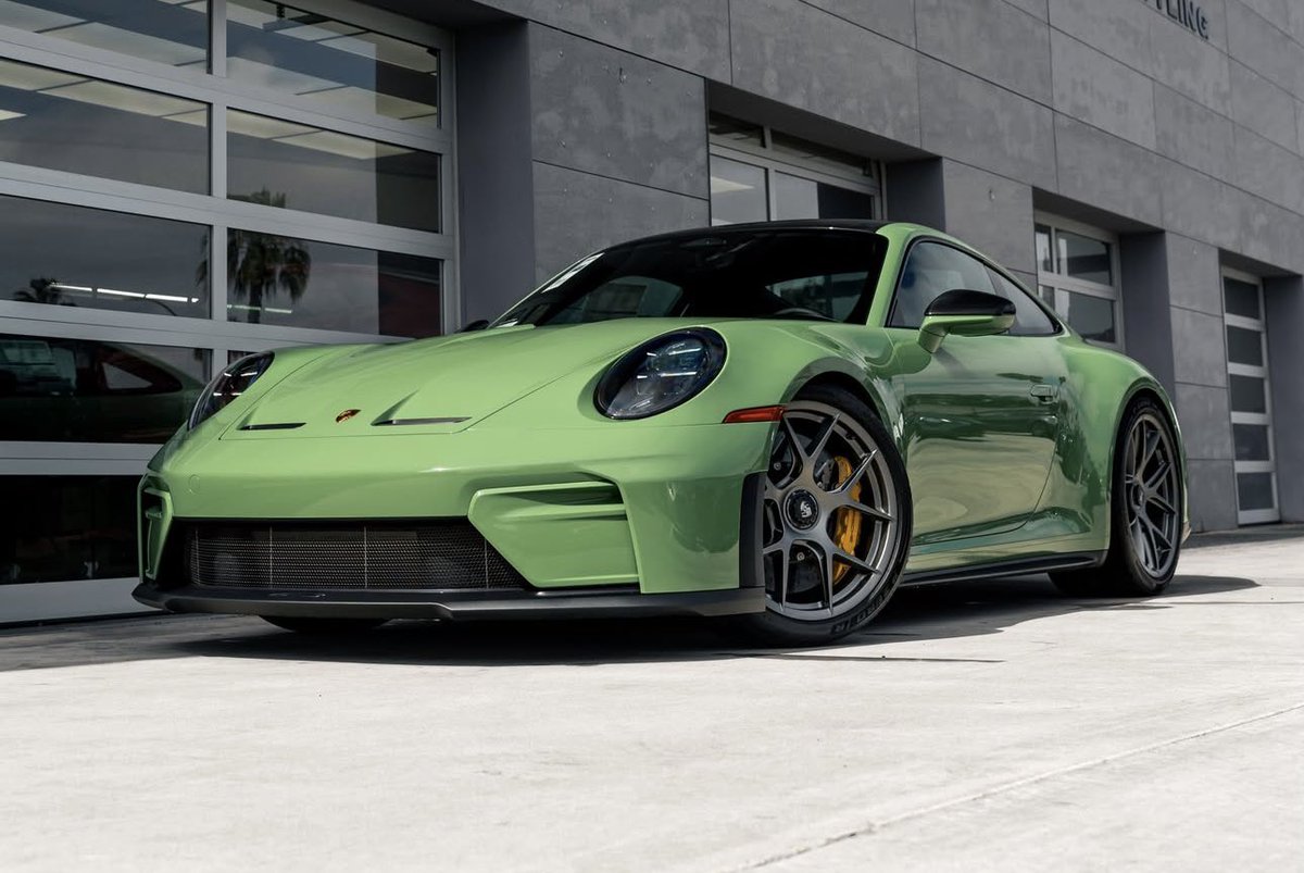 PorscheCIub's tweet photo. Paint-to-Sample Ashley Green 992.2 GT3 Touring https://t.co/qmlXMpB2Cf