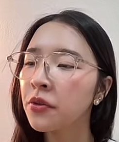 glcommunityy's tweet photo. She called herself rabbit, cat, unicorn but gives Miephat all male animals. I hope you do know how you actually look and stop trying so hard to be cute all the time. It’s disgusting to see an actress being this pick me, not to mention with cringe emojis in captions. #Ayaorapan https://t.co/szTjXd8fxN
