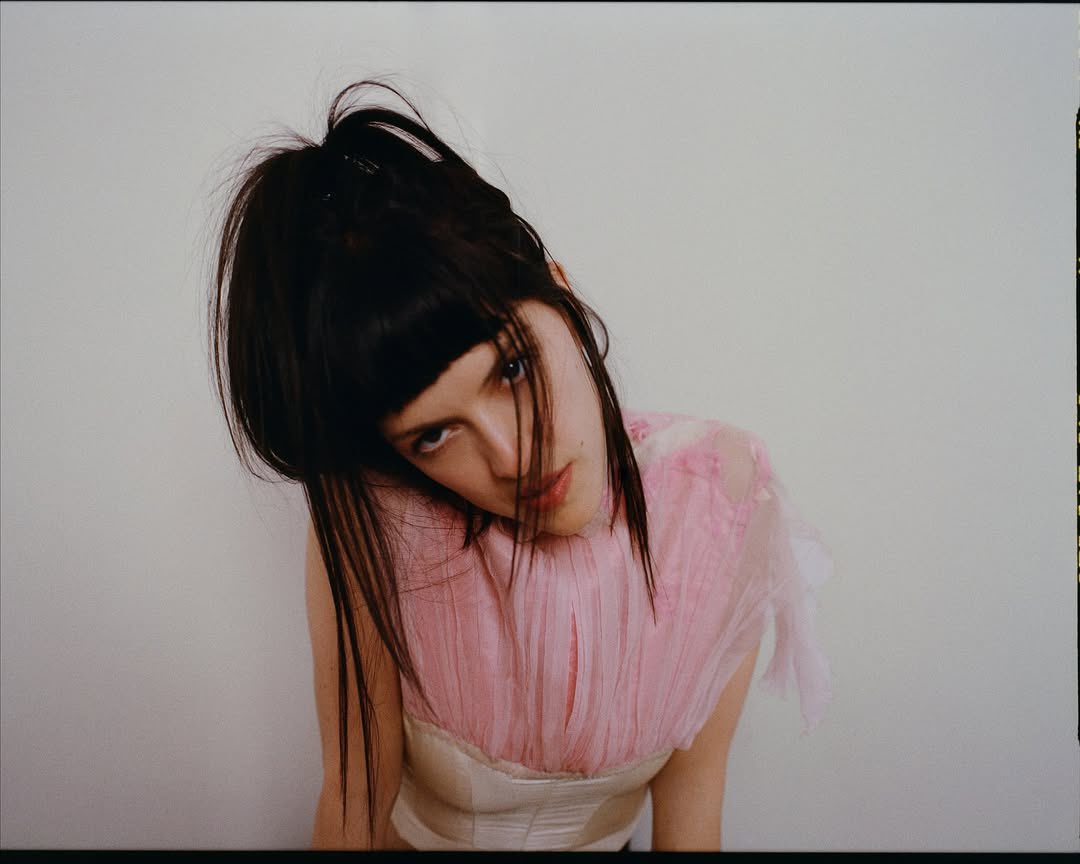 notforradios's tweet photo. this photoshoot stays heavy on my mind https://t.co/Qn2LjXjWZj
