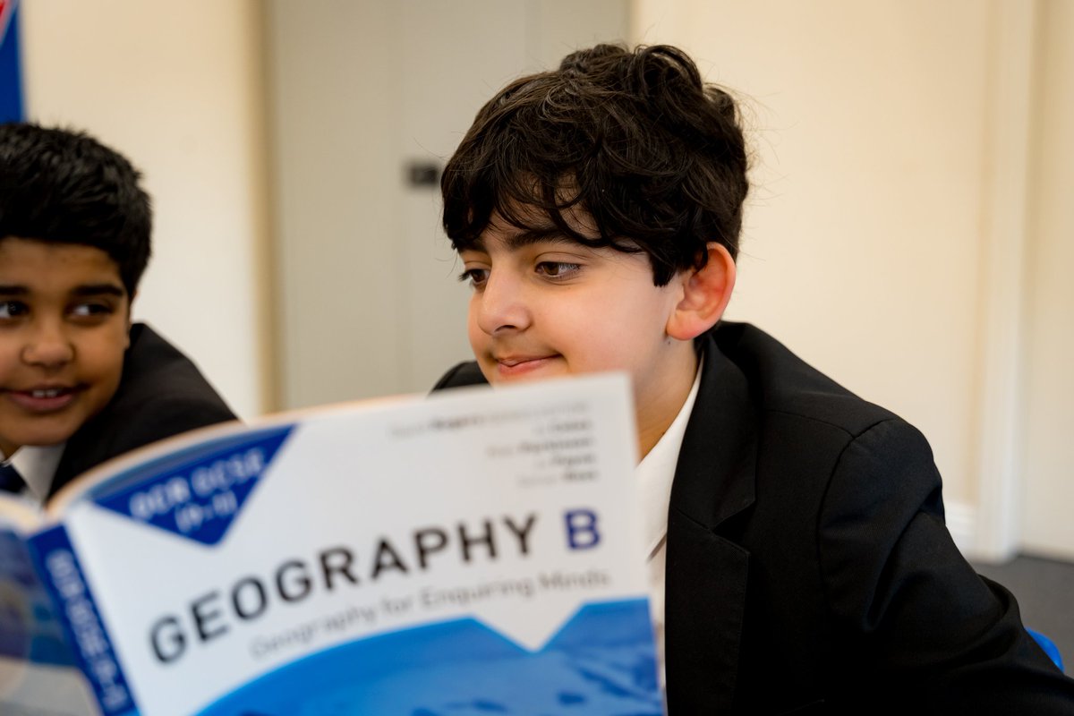 Ninestiles's tweet photo. Year 9 learners are diving into the vibrant landscapes 🌄, cultures 🎭, and challenges 💬 of one of the world’s most diverse continents — South America! 🌎✨
#ninestilesanacademy https://t.co/0zt8hE7sCj