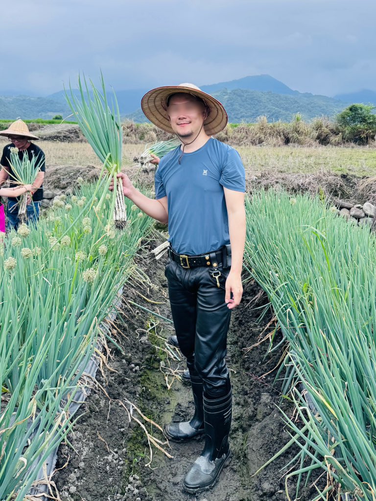 leatherrubbers's tweet photo. 雨鞋拔蔥隊 https://t.co/GkC8dmyn6C