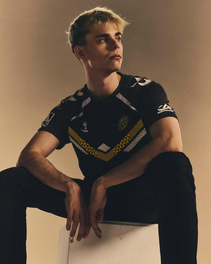 TrackDiff tweet media