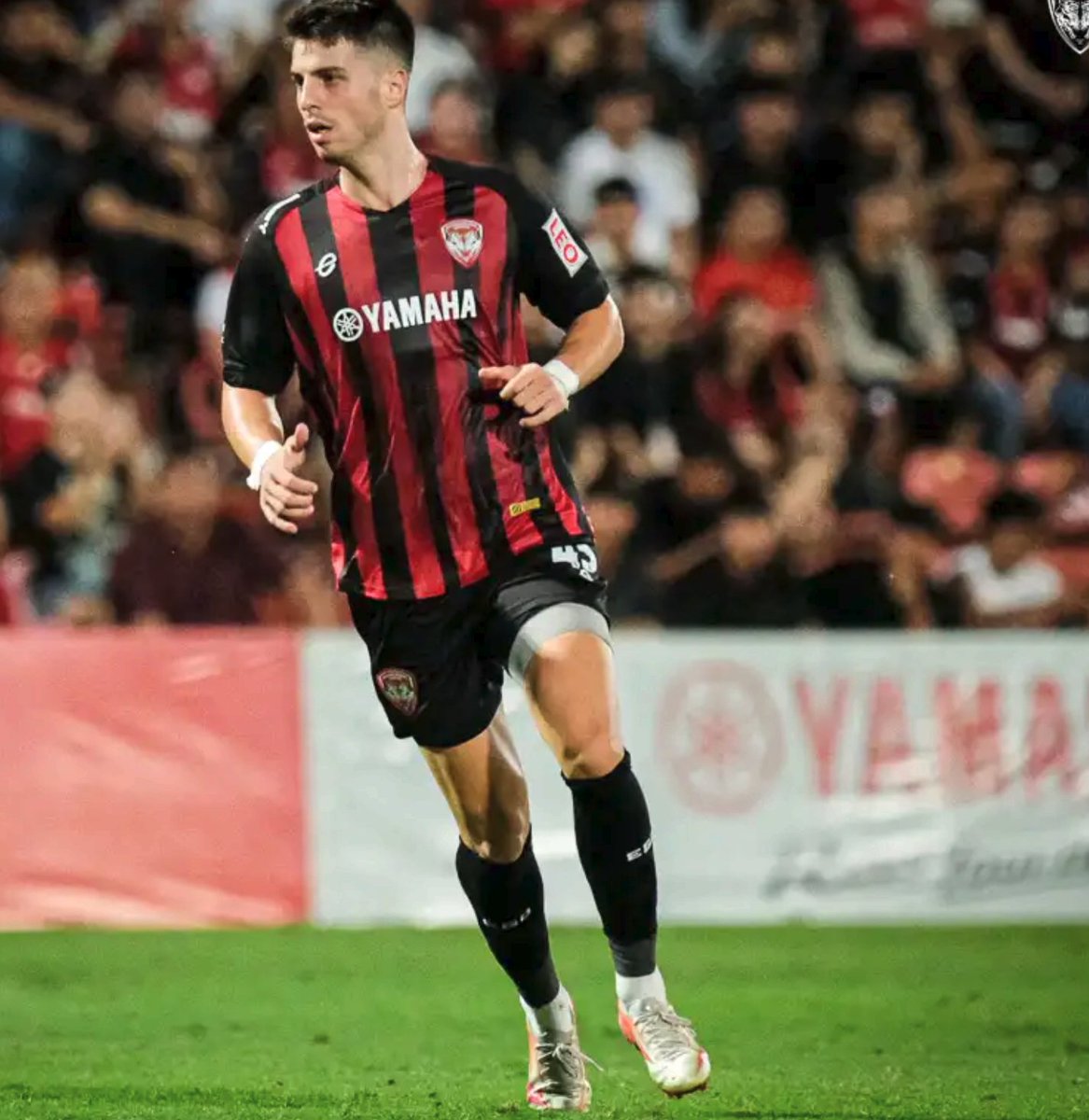 MtutdBlog's tweet photo. New blog!  
* MTUTD Blog Player of the season award 
* Player season ratings 
 * "Can we and should we keep?" for each player
 * Who is "Thailand's Steve McManaman" ?
https://t.co/fv6lTi2OH5 https://t.co/PEltYyXAXJ