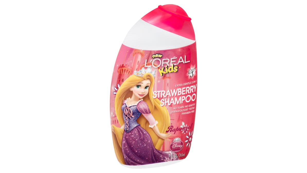 shaynyss's tweet photo. I headcanon leon as a rapunzel strawberry shampoo user https://t.co/79jRvGTq5e