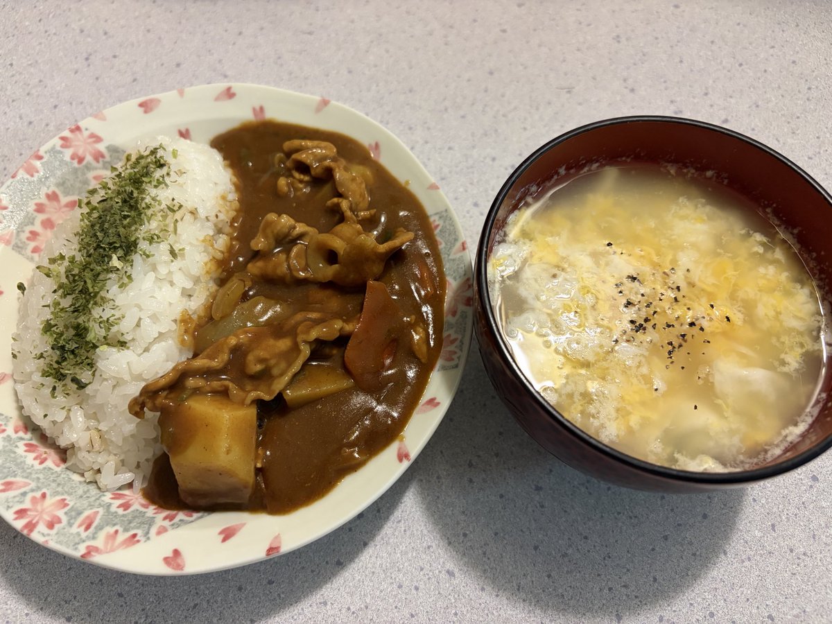 ぴろのおうちごはん791・夜🌃✨ ・豚しゃぶカレー🍛 ・たまごスープ