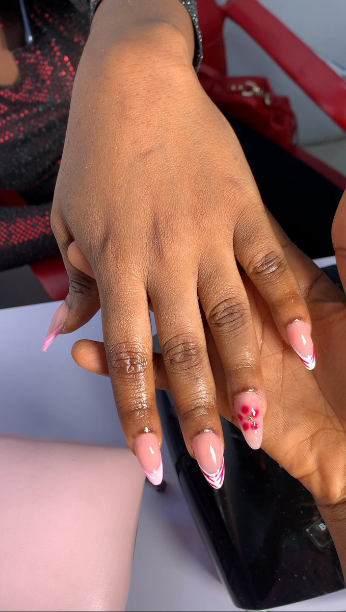olufunke_petite's tweet photo. Nails that match your vibes😍 

📍 Ibadan. https://t.co/OM8mYLLuWR