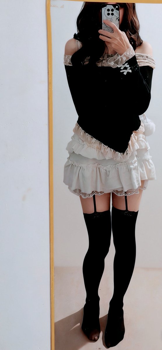 小楊不開森 tweet media