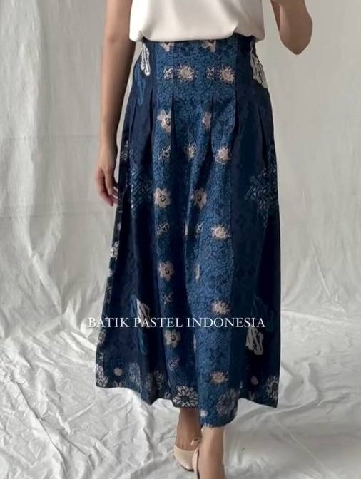 xalivyy's tweet photo. Pretty batik skirts for any occasion𓍢ִ໋🌷͙֒𐙚

A thread https://t.co/71tKnBsJQZ