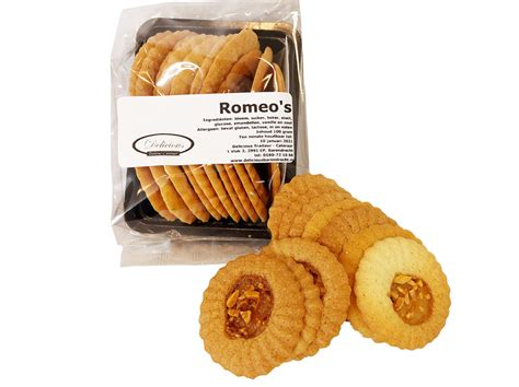 I_Simulacron's tweet photo. @Eatlovepray22 Hebben ze koekjes voor de pliesie? https://t.co/N6SgpGQamZ