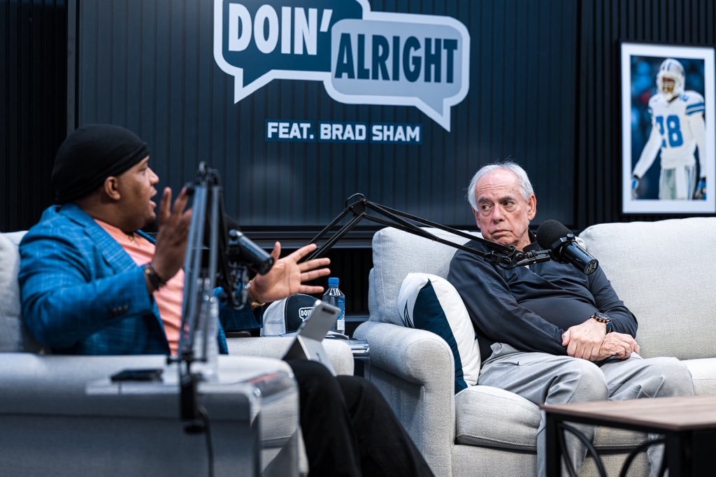 CrwnGlobalMedia's tweet photo. 🎙️We had a legend in the building today. 

Voice of the Cowboys, Brad Sham, stopped by for an off-season conversation with Voch and Bryan. 

Full episode drops at 1pm on YouTube and everywhere you get your podcasts 👑

📺 https://t.co/vwGyl7eUdv https://t.co/rqRmnHXyNR