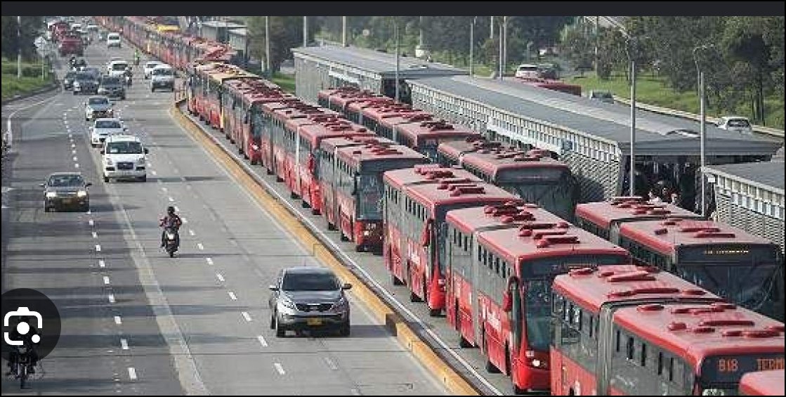 SebastianJsgf's tweet photo. @Sara1219__ Básicamente por esto, no hay un transporte digno de una capital https://t.co/NDyepgdQDn