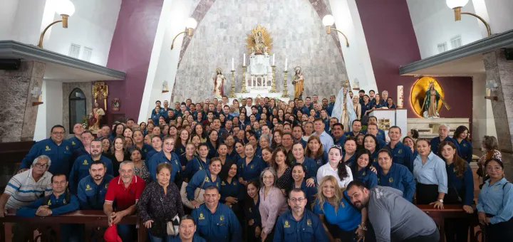 Trasciende60696's tweet photo. #Culiacán || Ana Miriam Ramos acompaña al #STASAC en misa por su 51 aniversario || #TNoticias @AyuntamientoCLN 

https://t.co/EwN97LRGJe https://t.co/y28qeGQ2HX