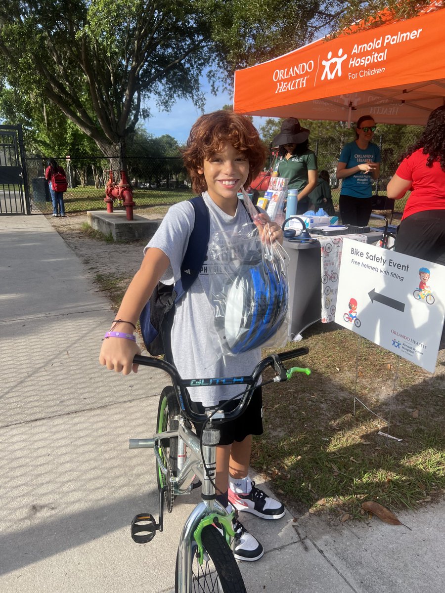 OcoeePD's tweet photo. Summer break is almost here, &amp; some Ocoee middle school students are ready to ride safely all summer long.
We joined Children's Safety Village, &amp; Orlando Health for National Bike to School Day to teach bike safety &amp; helmet use.
Students also received free helmets.
#OcoeePD https://t.co/JywoDAtqHX