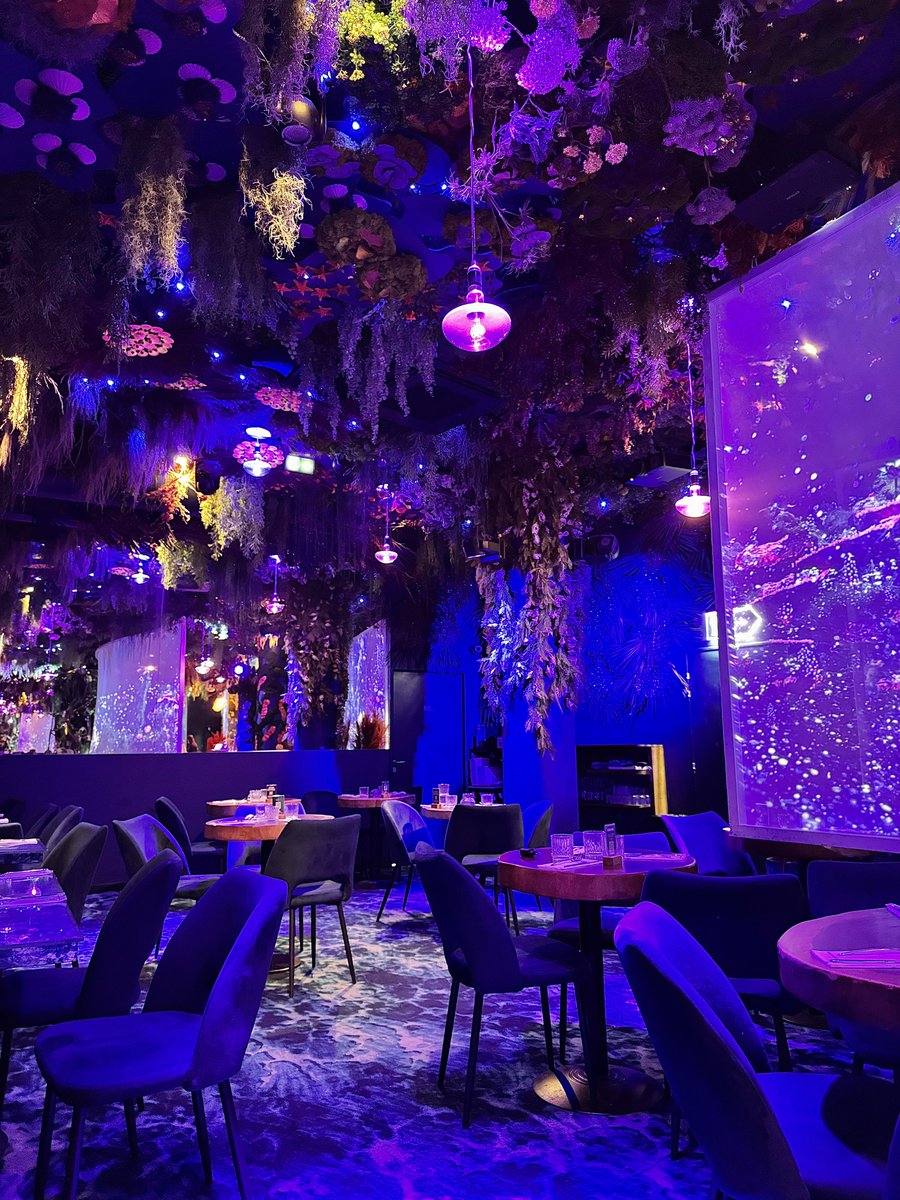 miyatns's tweet photo. Restaurant Under the sea. Invitez vos femmes c’est tellement beau ! https://t.co/epnDZZkDX3
