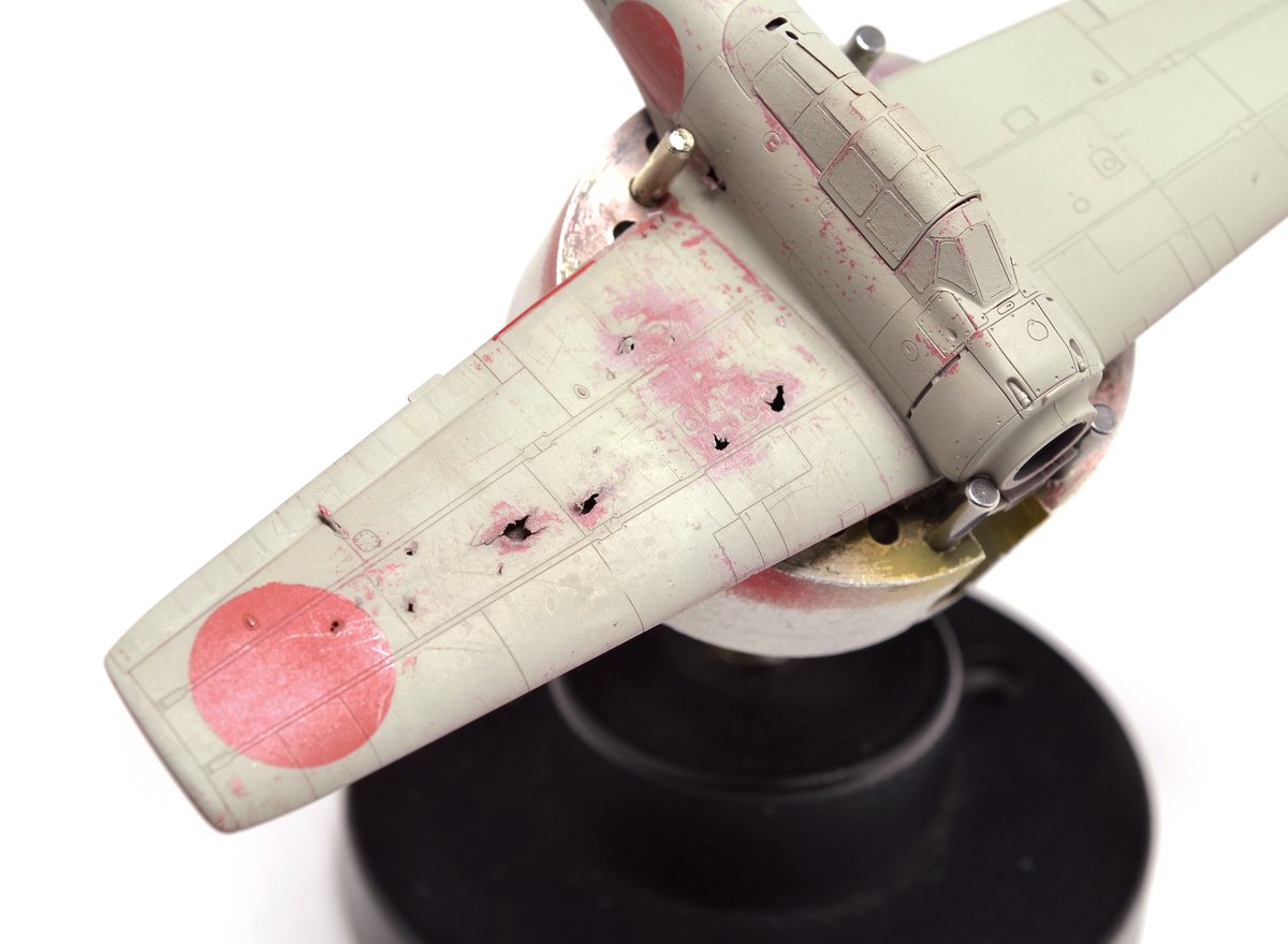 rinaldi_rsp's tweet photo. TG01 Chipping -- pro tip -- when you want to chip and scratch your model, do so in the beginning of painting. Not at the end of weathering. By changing the order, anyone can do this, and greatly improves realism https://t.co/LJ8Gm4gdgg