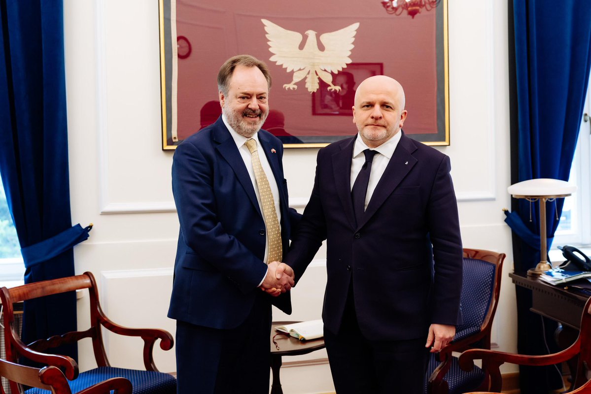 Kowal tweet media