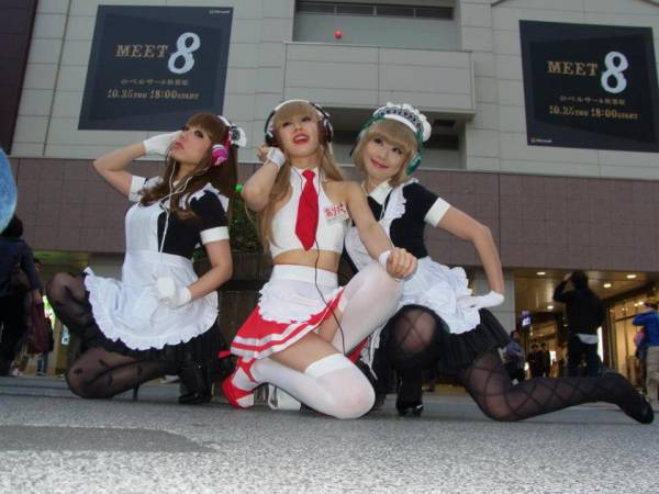 SLF_SPD's tweet photo. メイドの日は その名はスペィド の懐かしいメイドスタイルを振り返る日☆

後期スペィドでは、最終的にメイドカチューシャを天冠(死者の頭につける三角のアレ。ウチのは端にフリルをつけてファンシーなアイテムに改造w)に置き換えてた。幽霊とか亡霊ダンサーズみたいなイメージ👻

#メイドの日 https://t.co/8GMIDwbM6z