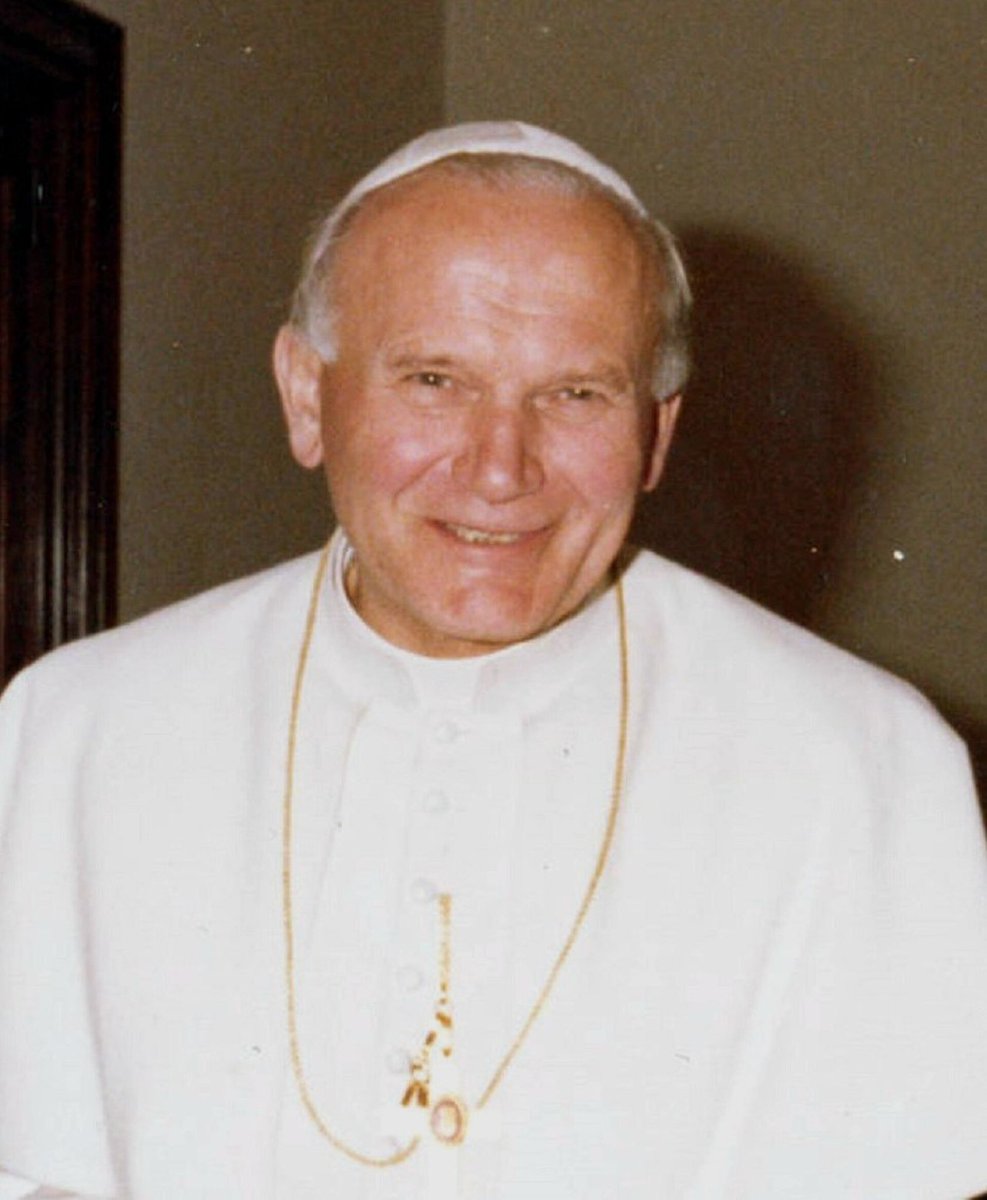 Adrian F. Pascal 🇻🇦 tweet media