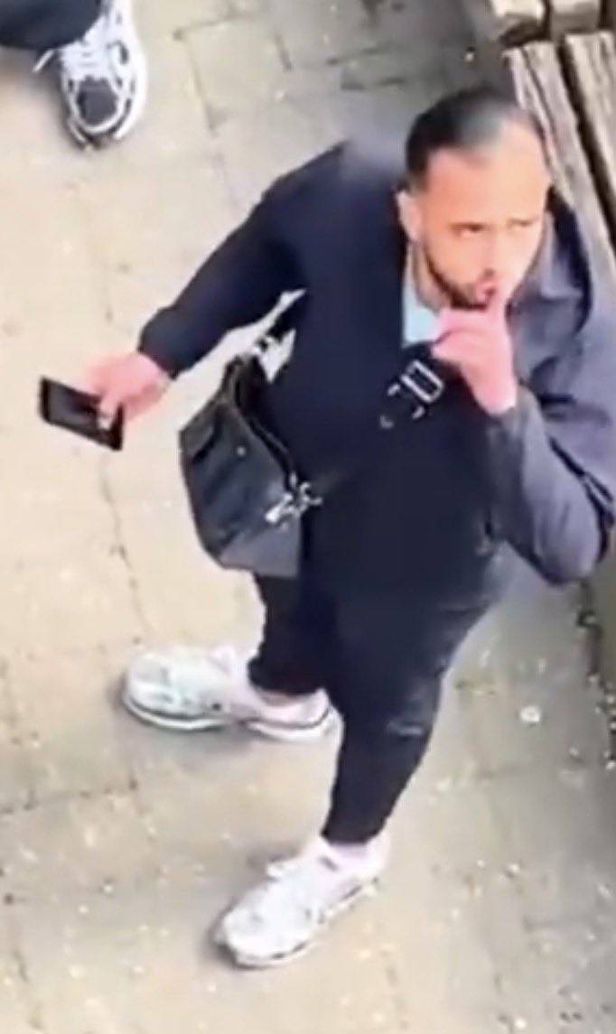 Afuera2027_'s tweet photo. @F_Desouche On a les mêmes chances en France

Heureusement qu'ils ont un cordon sanitaire contre l'ekkstrem droate en Belgique 🤣 https://t.co/8hgJMuZ5Xq