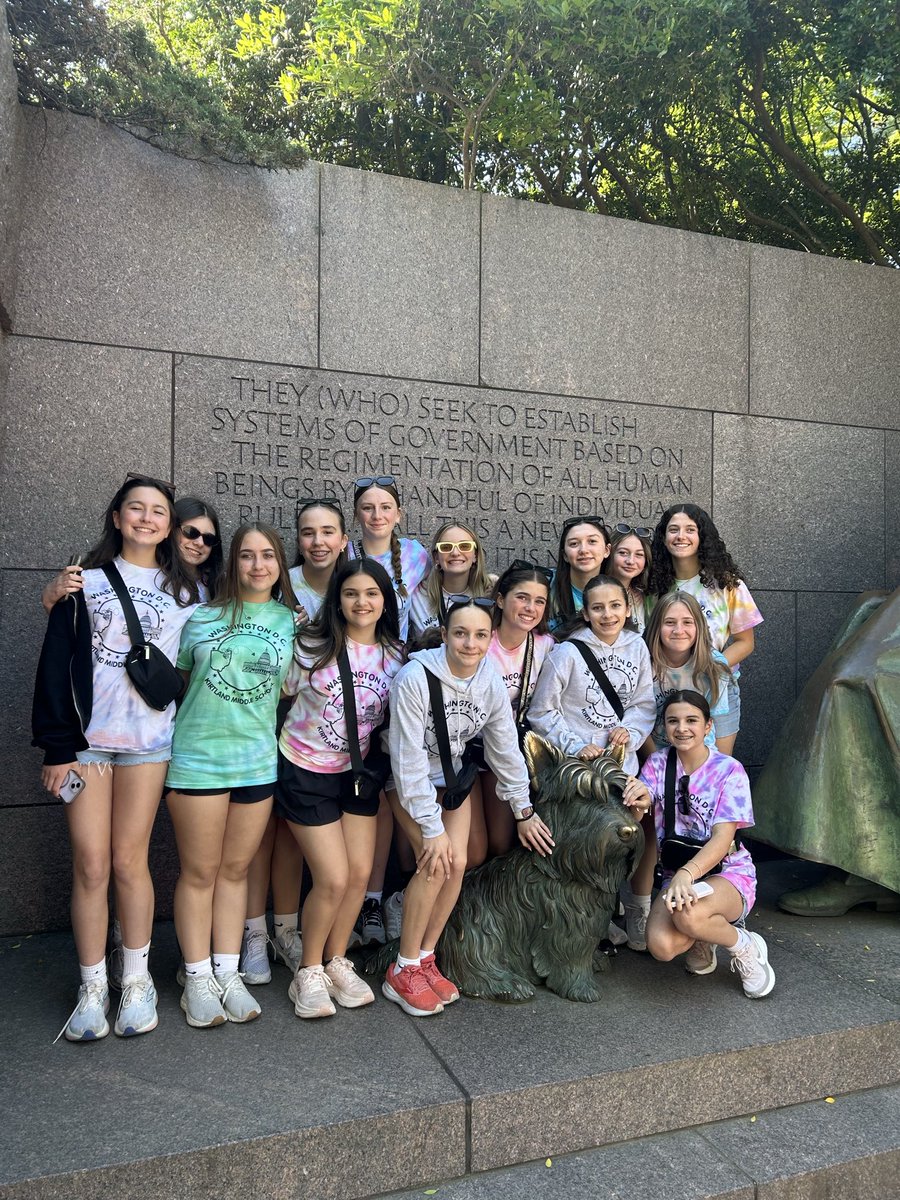 miss_hedger's tweet photo. FDR Memorial! #hornetpride https://t.co/abrxxN7PS4