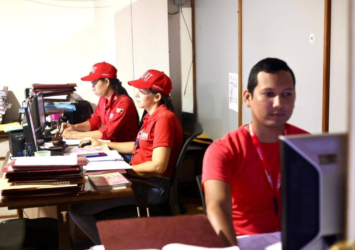 SENIAT_Oficial's tweet photo. …nuestros contribuyentes.

¡Nosotros Siempre Venceremos! https://t.co/BsphqEdNTR