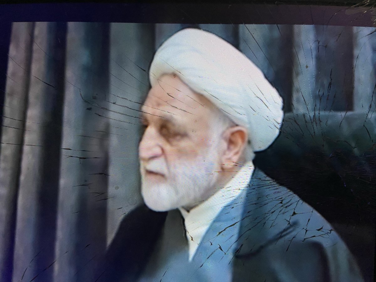 rexshe7's tweet photo. این پدر جاکش را برای به قتل رساندن بهترین جوانان وطن در  با اذان نکبتی صبحگاهی را زنده یا مرده میخواهیم (ترجیحا زنده برای گفتگو های به روش خودش🤬!!!.) https://t.co/gyKd0sDV5z