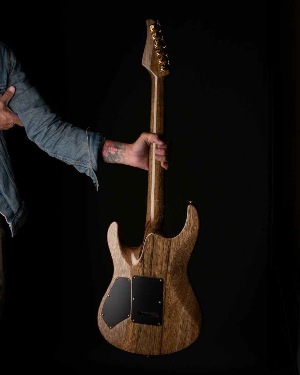 Suhr Custom tweet media