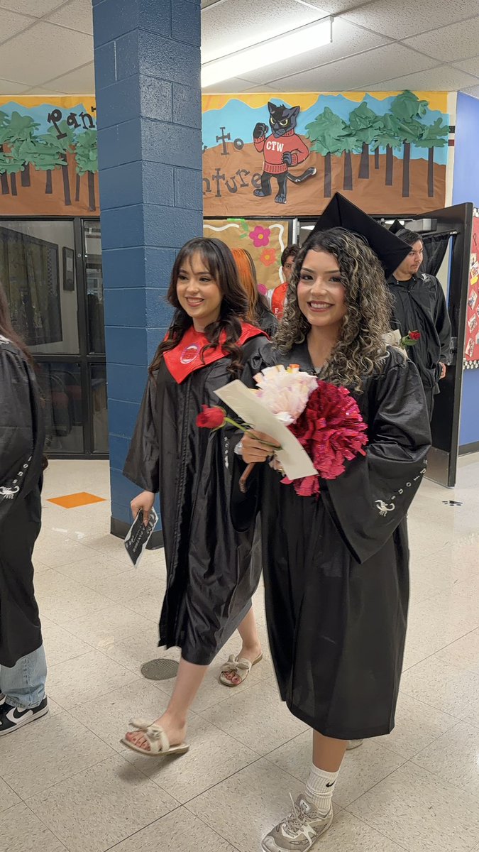 Deb Ramirez 🦈 tweet media