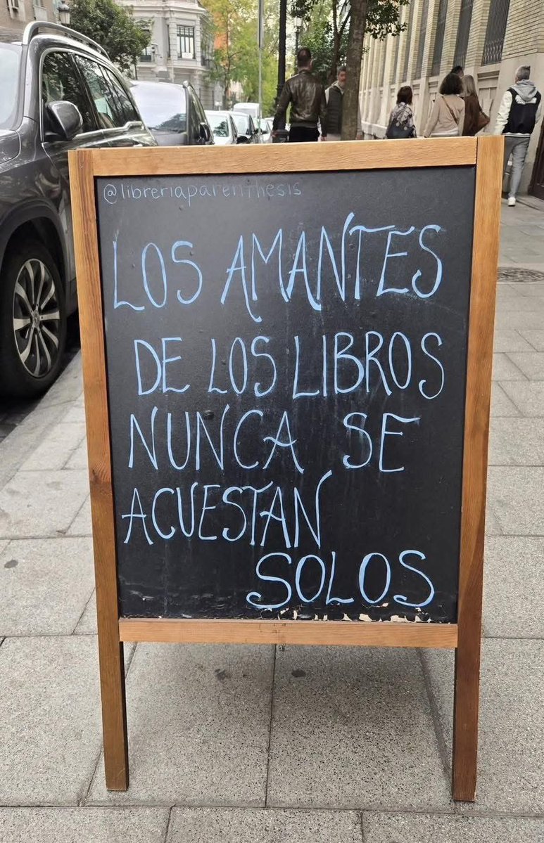 Amor por los libros tweet media
