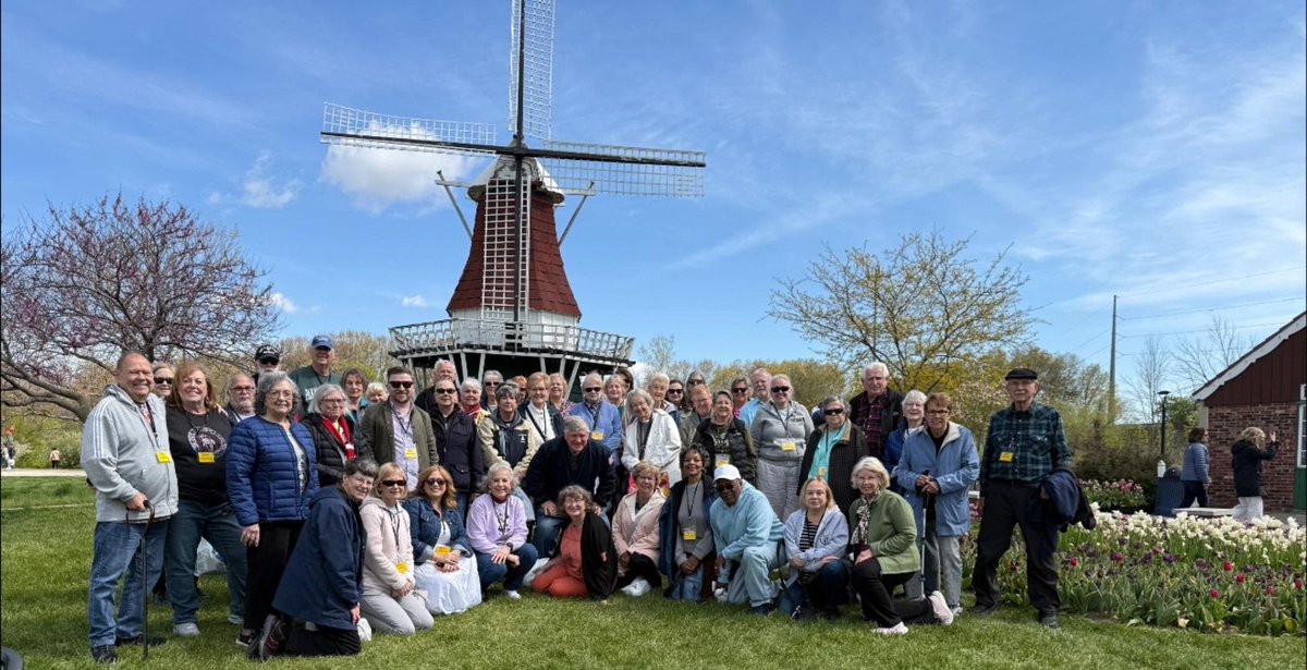 jeffersontours's tweet photo. Another great year at the Holland Tulip Festival!🌷🚍️ 
We saw the most beautiful flowers, enjoyed a cold but fun parade, learned about Dutch traditions and even made a new friend!🐔😂 

Thanks to these passengers for joining us! #TulipTimeFestival https://t.co/YK8TJvk5YX