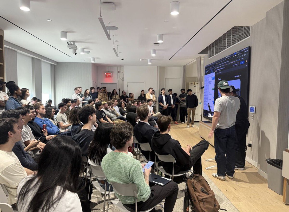 alex_ruber's tweet photo. shoutout @faionur for organizing! We had a great time at usv :) 

this is day 399 of building @trycandleapp, a game to help couples and friends connect more https://t.co/WL0fCuLUNW