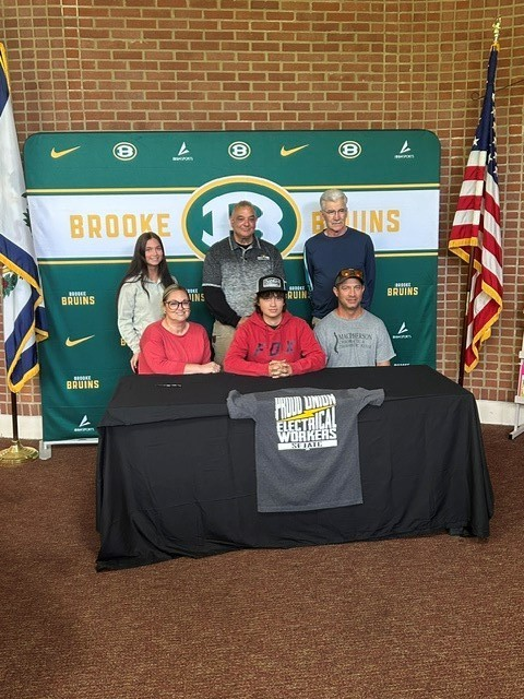 BrookeCounty's tweet photo. Big congratulations to our BHS CTE students in Carpentry &amp; Electrical who signed with their respective union representatives today! 🎉👏

Best of luck to Ryan Edgar, Masen Schulte, David McCarty, and Miles Stanley as you begin this exciting next chapter! ⚡🔨 https://t.co/Ca0VYDKVWZ