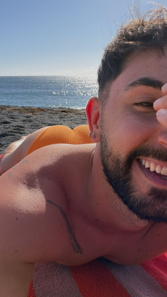 Román tweet media