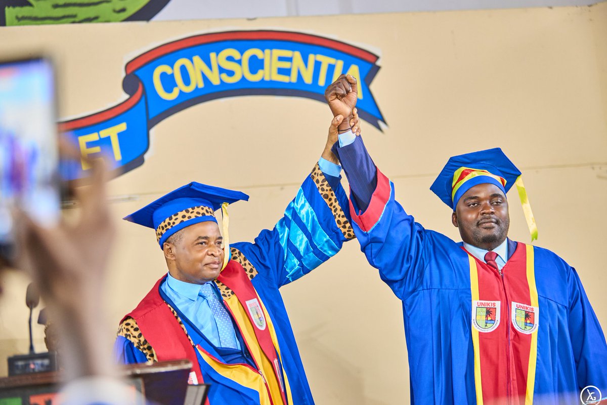 AngalaweDavid's tweet photo. Heureux d'avoir soutenu à l'Université de Kisangani ma Thèse de doctorat sur la séparation des pouvoirs et l'exercice de la compétence de gardien de la Constitution en temps de crise électorale : cas de la RDC et du Sénégal.
@Presidence_RDC @Cour_constRdc @jacdjo1 @BoshabEvariste https://t.co/MIFx5YEMDo