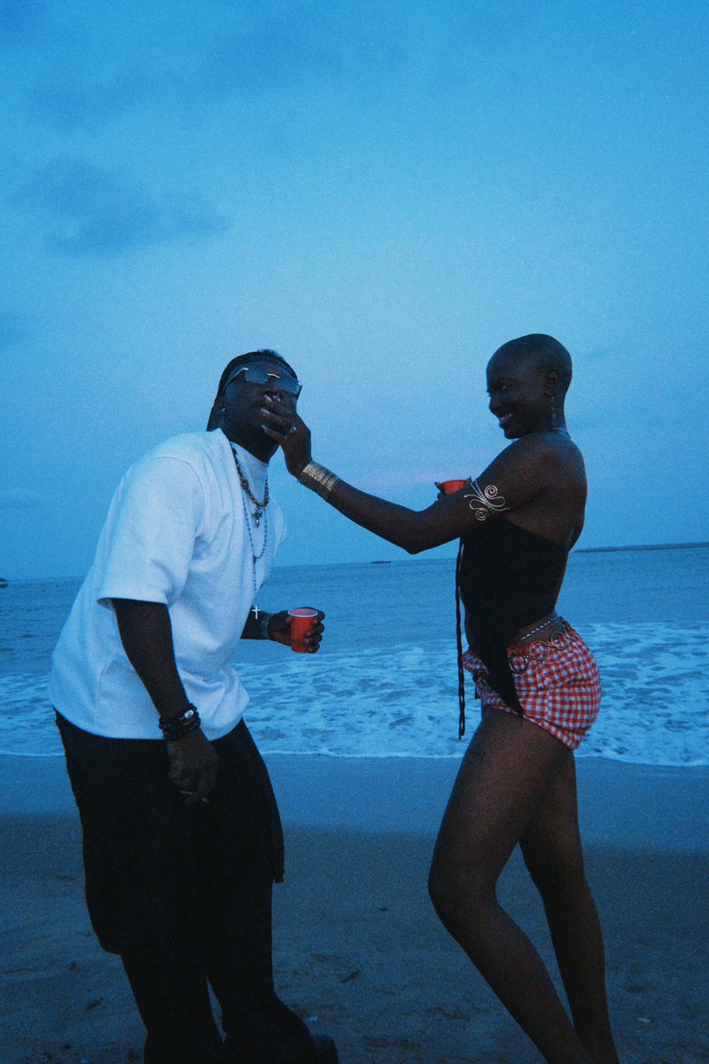 iamKendickson's tweet photo. Na wetin she wan hear na him I dey tell her 🌚 https://t.co/Udz2pVkWPO