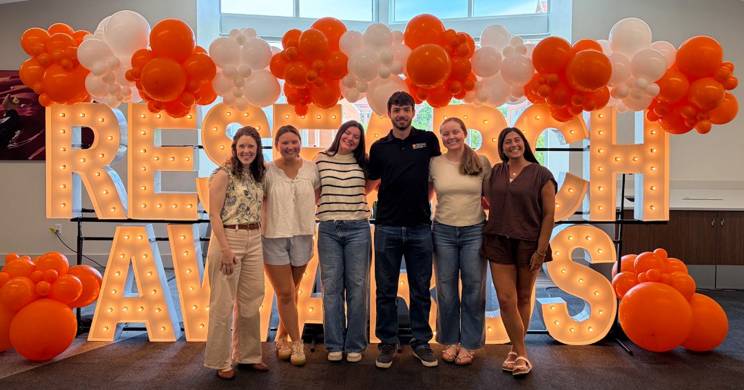 utknursing's tweet photo. Several University of Tennessee College of Nursing students were recognized at this year’s Exhibition of Undergraduate Research and Creative Achievement (EURēCA) for their outstanding research and creative contributions. 👏🧡 https://t.co/uNF2WCVG2W
