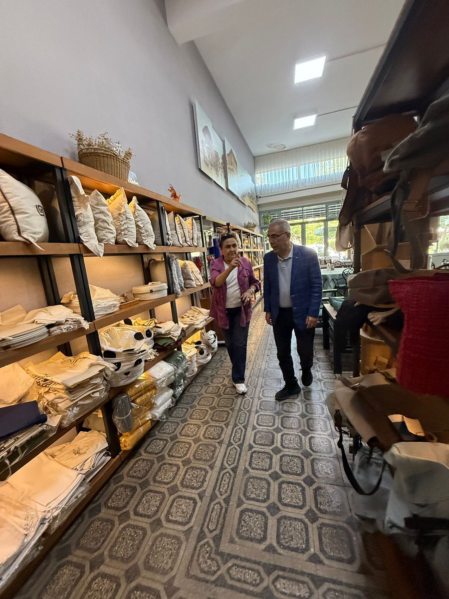 CelikcanMahmut's tweet photo. Adana kadın koop. birliğini ziyaret ettik.10 kadın kooperatifini bünyesinde barındıran yaklaşık 1400 üretici kadının el emeği göz nurunun ürettiği ürünlerin satışı yapılarak üretime ve istihdama katkıları takdire şayan bir durumdur.öncüleri Tülay ve Zeynep hanımı tebrik ediyorum https://t.co/LPOLvQlUFO